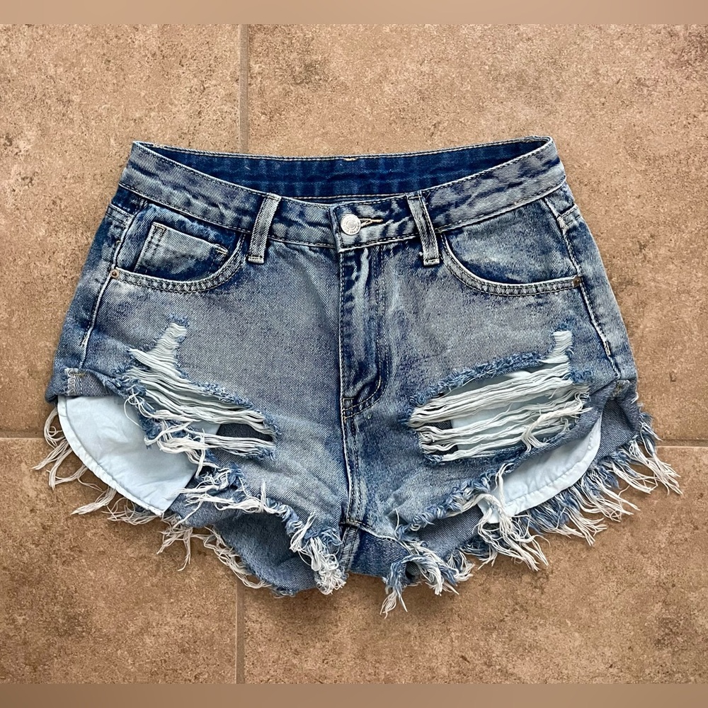 SHEIN Distressed high rise cut off jean shorts size 27